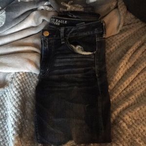 Selling this comfy pair of AE jeans. Size 12